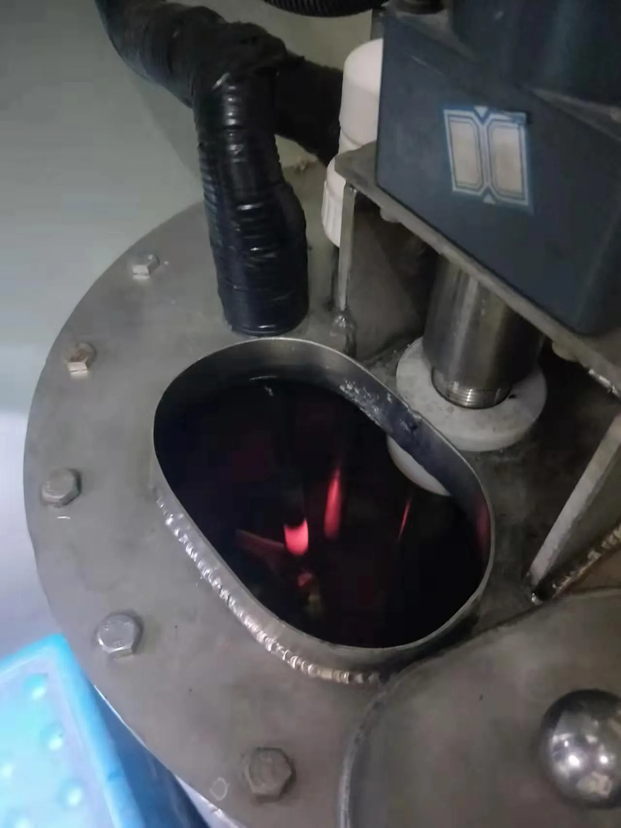 Gold Melting Reactor tank and control side