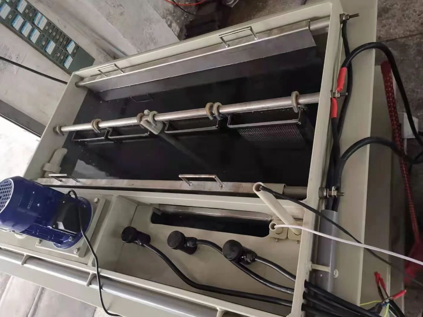 Metal Nickel Sticker Electroforming Machine tank and control side