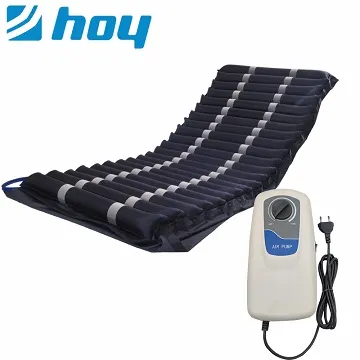 Alternating pressure air mattress with pump