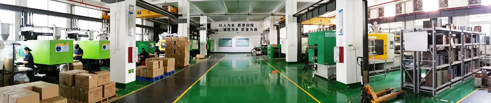 Injection moulding hall with presses running production