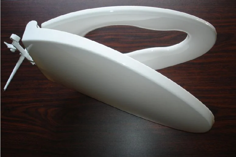 Injection moulded toilet seat ring and cover produced by Xiamen XSY Mould