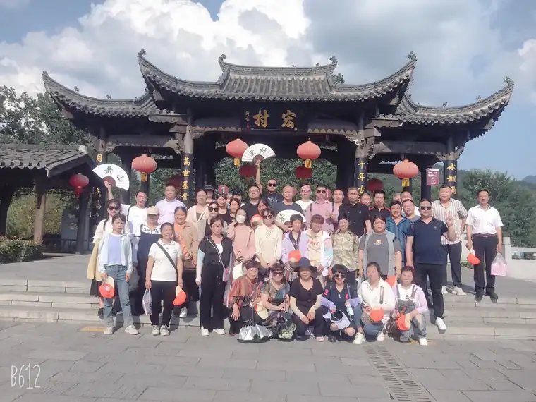 The YIMAY team. Two decades on one product family means the same people answer your questions each season