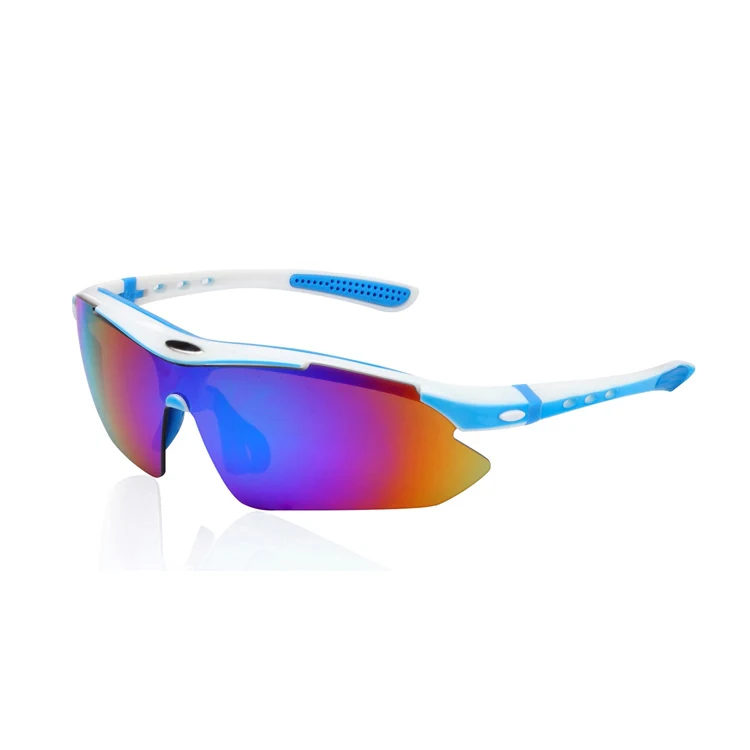CL-Y713 sports sunglasses with polycarbonate lens and PC/TR90 frame in black