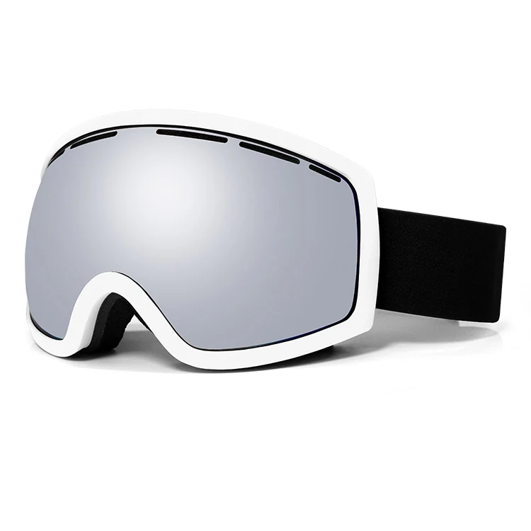 Close-up of SK-J001 goggle showing the permanent anti-fog inner lens and ventilation channels