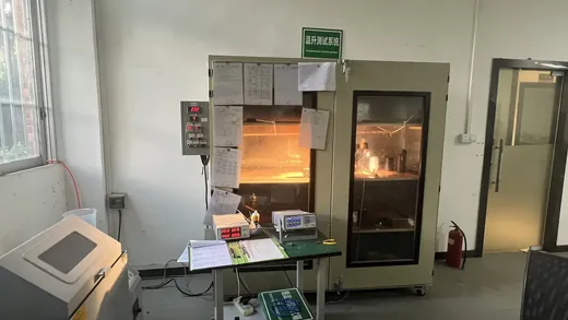 Environmental test chamber in the YiYo Lighting test room
