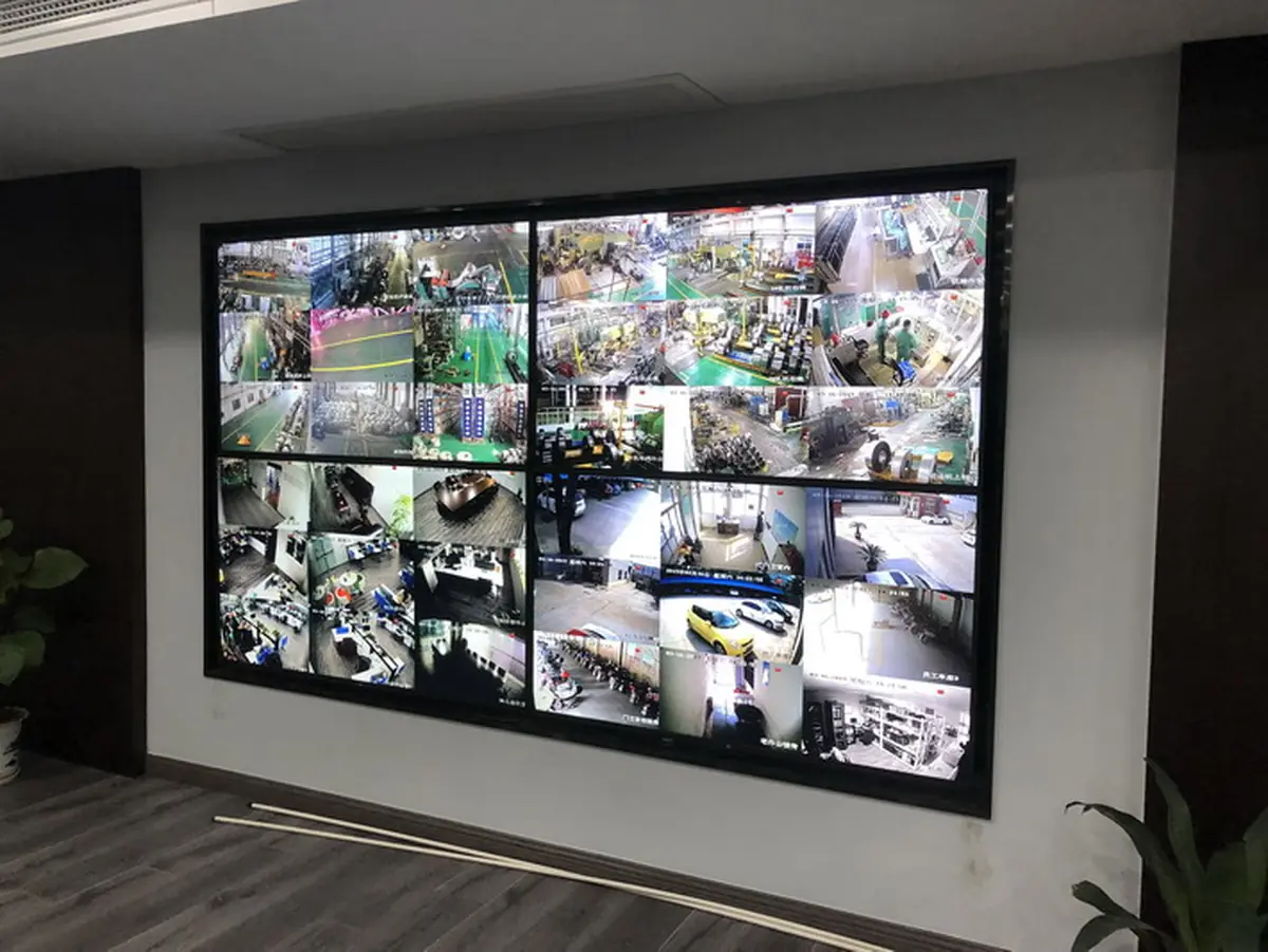 Production monitoring wall at the Yongxin Wuxi plant