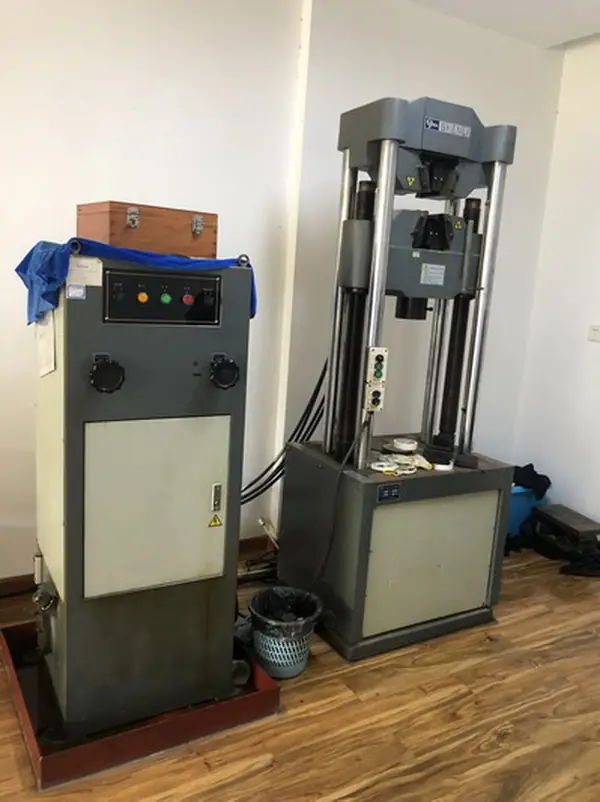Tensile testing machine measuring yield and tensile strength