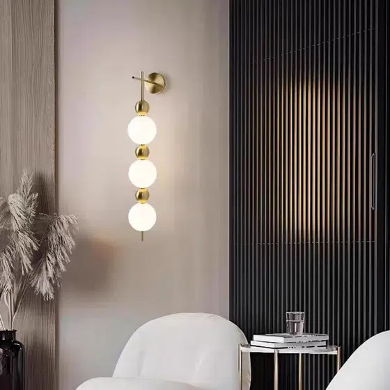 2-6 Heads LED Acrylic Wall Lamp in Aluminum and Acrylic, detail view
