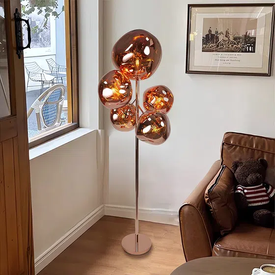 4-7 Heads Acrylic Lava Floor Light in Iron and Acrylic, scale view