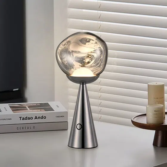8W Iron Acrylic Lava Table Lamp in Iron and Acrylic, detail view