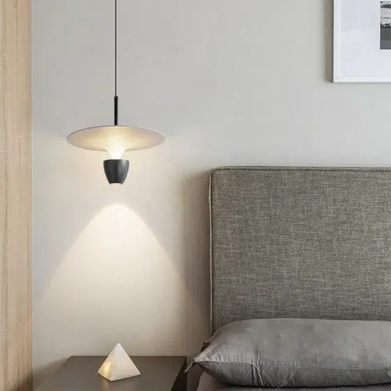 D30CM Aluminum Flying Saucer Pendant Lamp in Aluminum and Acrylic, detail view