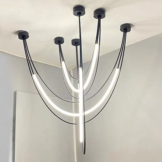 Art Linear Iron Black Pendant Lamp in Acrylic and Iron Plating, detail view