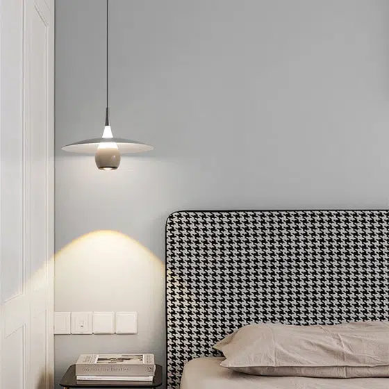 D20CM Telescopic Flying Saucer Pendant Light in Aluminum and Acrylic and Iron, detail view