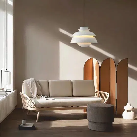 D32cm White Aluminum Pendant Lamp in Aluminum, detail view