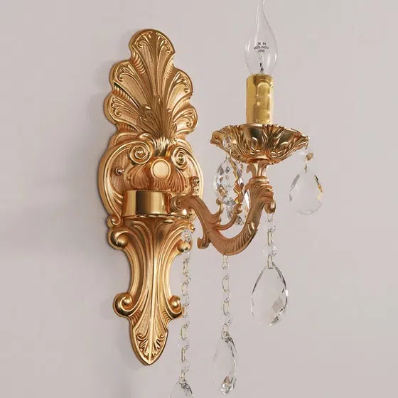E14 Gold Crystal Candle Wall Light in Glass and Iron and Crystal, scale view