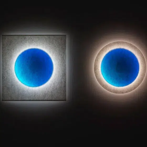 Full Moon Atmosphere Wall Lamp in Hardware and Rice Paper, scale view