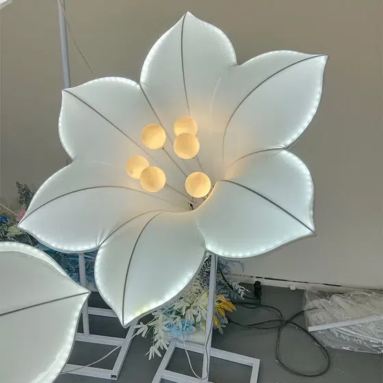 Glory Flower Wedding Floor Lamp in Iron and Fabric, product photograph