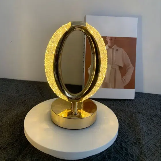 Golden Star Moon LED Table Light in PS, detail view
