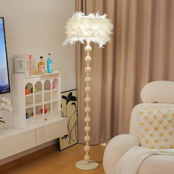 H160cm Gold Feather Floor Lamp in Hardware and Feather, scale view