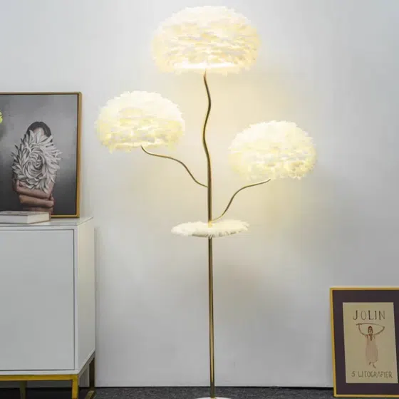 H180CM Tree Feather Floor Lamp in Iron and Feather, detail view