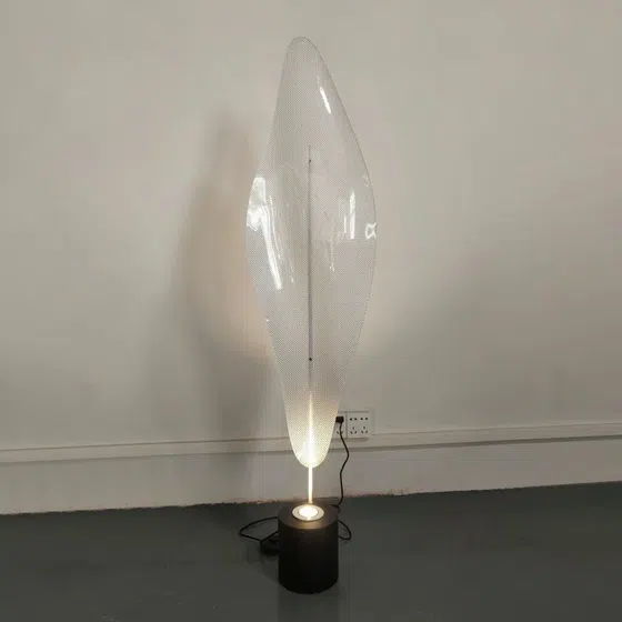 H192CM Acrylic Art Wind LED Floor Lamp in Iron and Acrylic, scale view