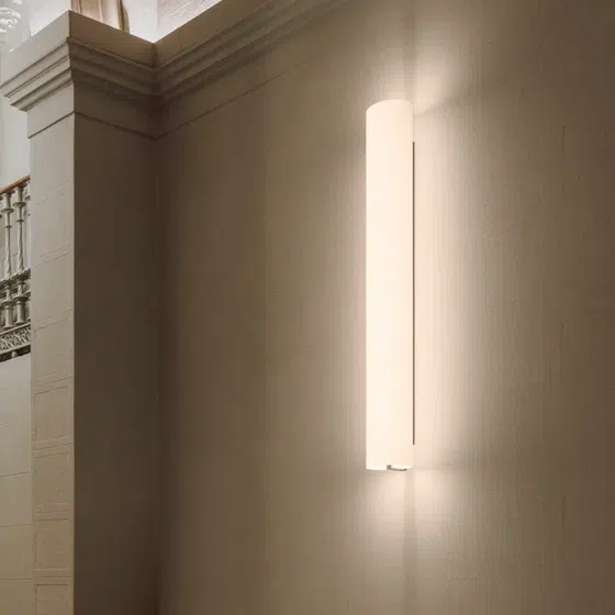 H19cm Acrylic Linear Wall Lamp in Hardware and Acrylic, detail view