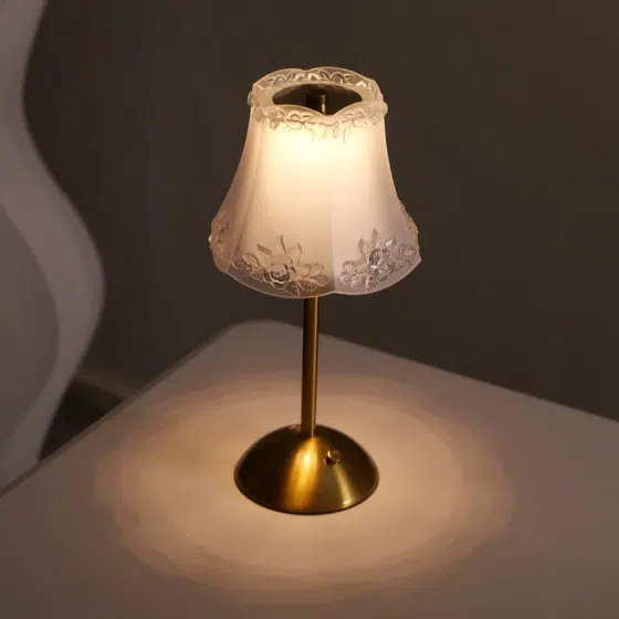 H32cm USB Pink Rose Table Light in PS and Metal, product photograph