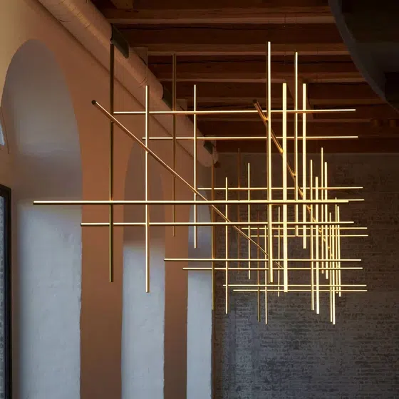 H81cm Linear Aluminum Pendant Lamp in Aluminum, product photograph