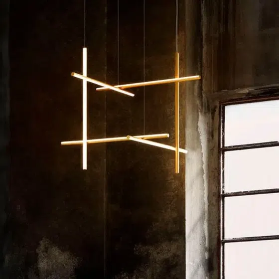 H81cm Linear Aluminum Pendant Lamp in Aluminum, detail view
