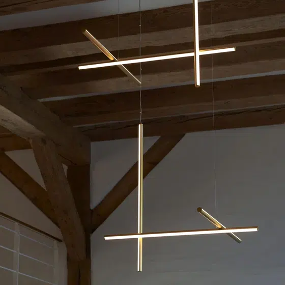 H81cm Linear Aluminum Pendant Lamp in Aluminum, scale view