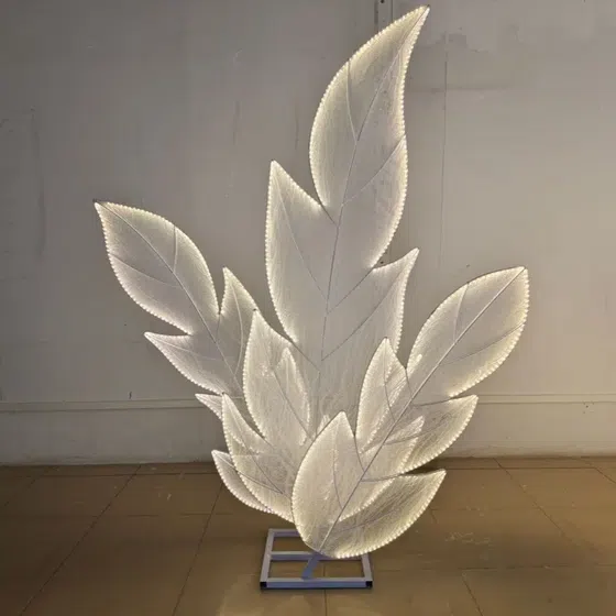 Leaf Luminous Wedding LED Floor Light in Iron and Fabric, scale view