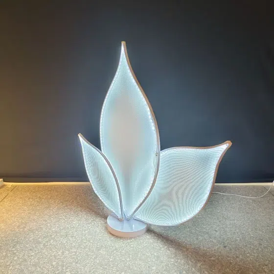 Lotus Leaf LED Wedding Floor Lamp in Iron and Fabric, detail view