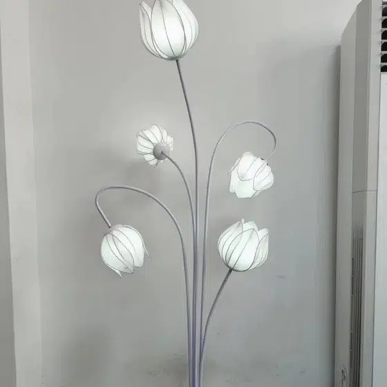 Magnolia Flower LED Floor Lamp in Iron and Fabric, scale view