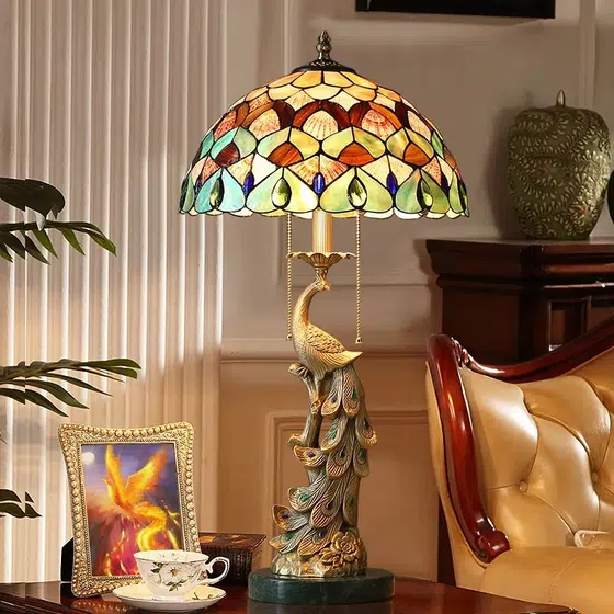 French Pastoral Art LED Colourful Table Lamp in Copper and Marble and Shell, detail view