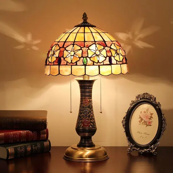 Pull Switch Retro Art Shell Table Lamp in Copper and Shell, product photograph