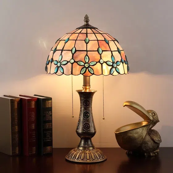 Pull Switch Retro Art Shell Table Lamp in Copper and Shell, installed view