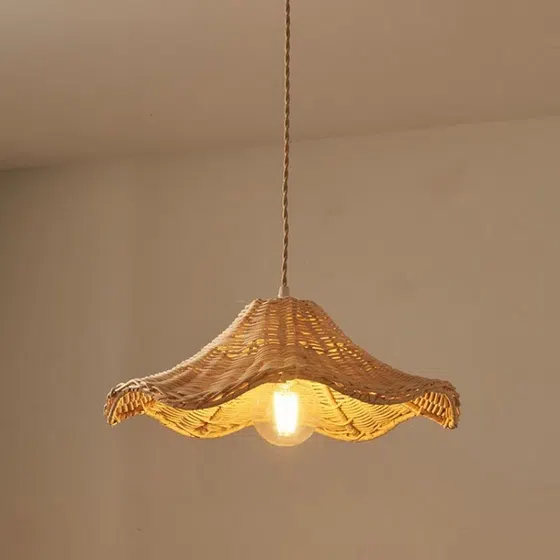 H40cm Retro Wood Rattan Pendant Light in Wood and Metal, detail view