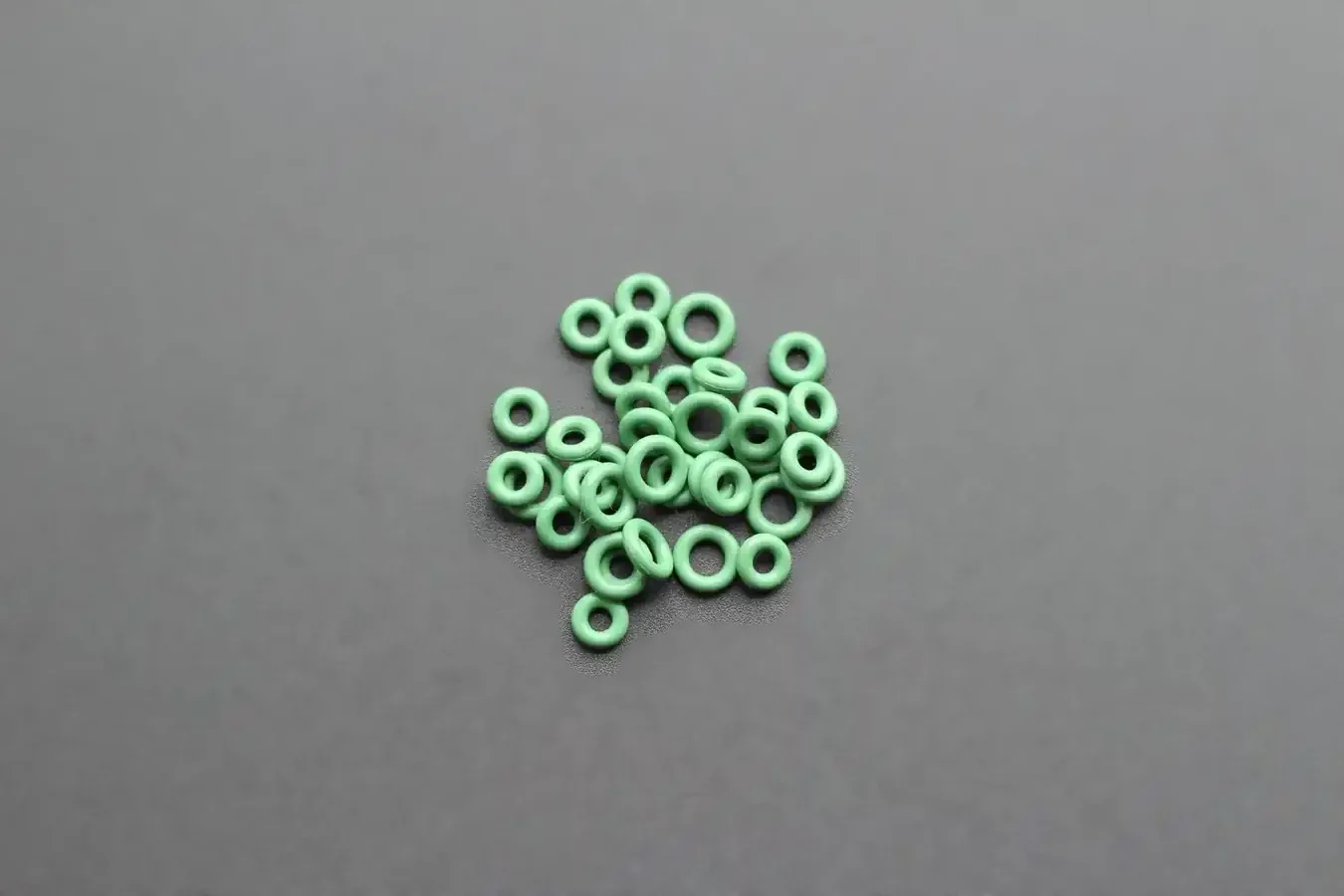 Set of FFKM O-rings in different sizes