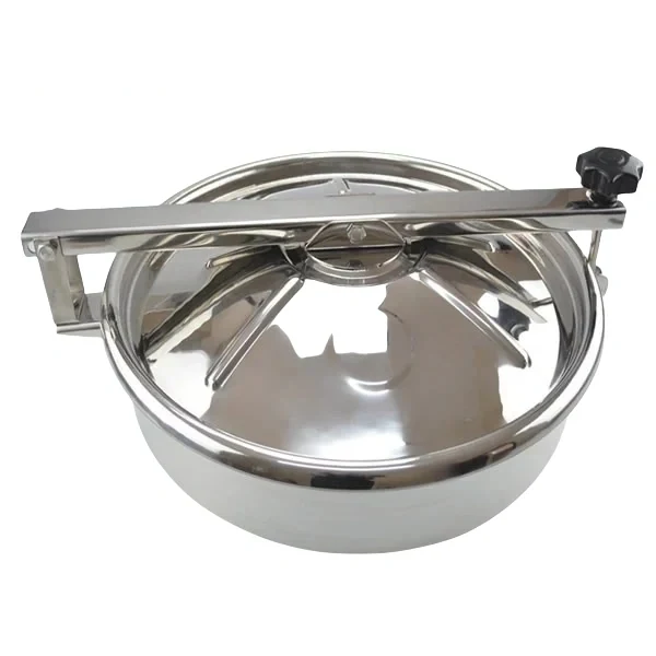 Stainless steel sanitary round manhole cover for non-pressure tanks.
