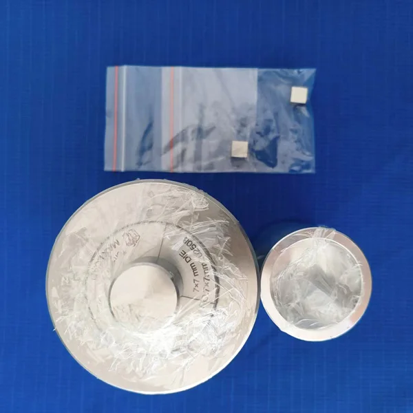 Customized 7×7mm Dry Pellet Pressing Split Mold for ExxonMobil | ZYLAB Case Study